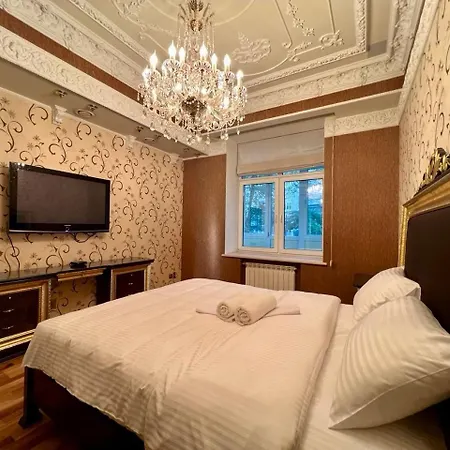 Hotel Luxury Housing On Khreshchatyk 3*